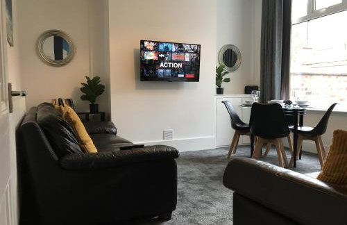 Bright Spacious 3-bed With Office & Patio, Preston - Foto 4