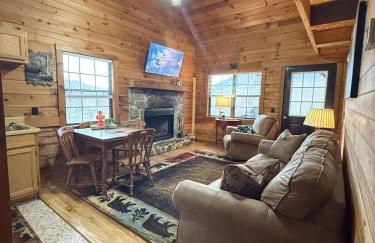 Cozy Bear Cabin-Stunning Mountain View, Dogs welcome with Pet Rate - Foto 8