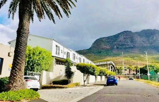 Delightful 2 Bedroom Townhouse in Woodstock - Photo 28