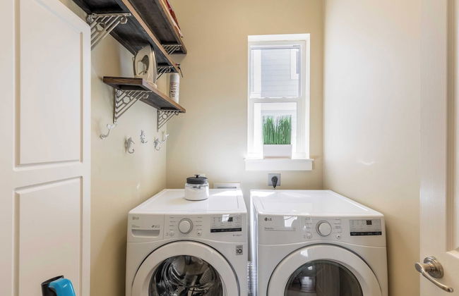 Doctor's Orders by Avantstay 5 Mins TO Beach! w/ Community Pool & Hot Tub! - Photo 42