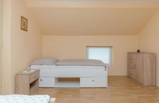 Pool House Mr ek Family Friendly - Photo 25