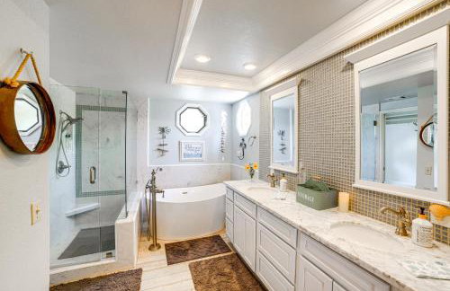 Pet-Friendly Riverside Retreat with Private Spa! - Foto 14