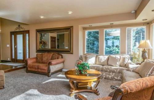 Wasatch Retreat in Draper with Mtn Views Theater and Hot Tub - Foto 6