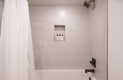 New Modern Luxe Stay - Roof Deck - Center of RiNo - Foto 55