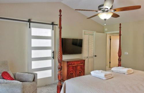 Pool House on Ponce De León - Foto 22