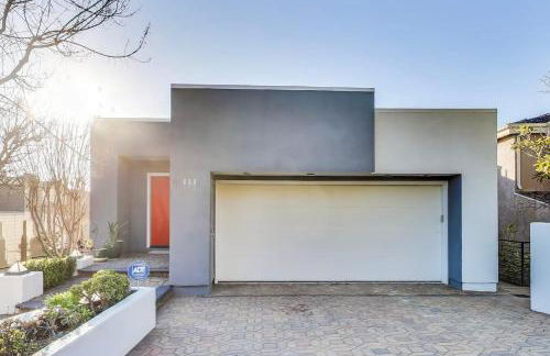 Luxurious Hillside Home wAC & Gorgeous SF Views! - Foto 7