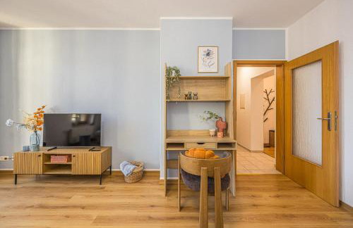 LeHaStays - Apartment Buckau 15 I 2 Zimmer I voll ausgestattete Küche I Balkon I Smart TV - Photo 27