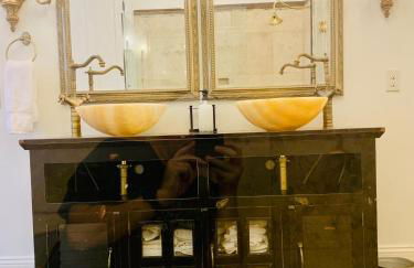 Charming Creole Cottage 2 Blocks Across Rampart St from French Quarter - Photo 24