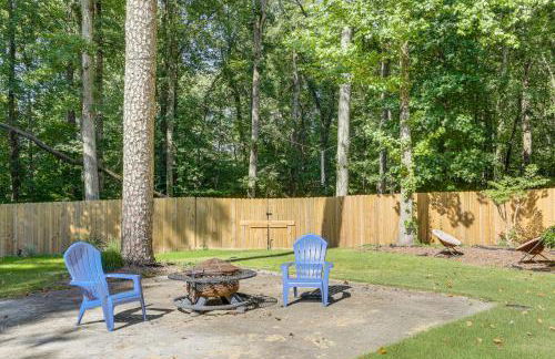 6 Mi to Stone Mountain Park Home with Deck! - Foto 34