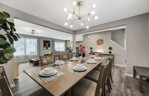 Modern 5BR, Kid-Friendly Home In Poconos with Pool Table - Foto 21