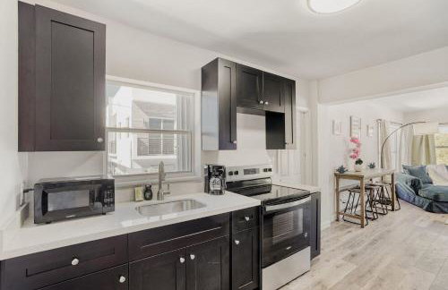 Lauderdale Breeze Villas - Luxury 3 BR Coastal Retreat - Foto 4