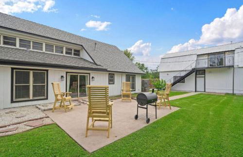 Sprawling estate with private pool and game room and guest house - Foto 43