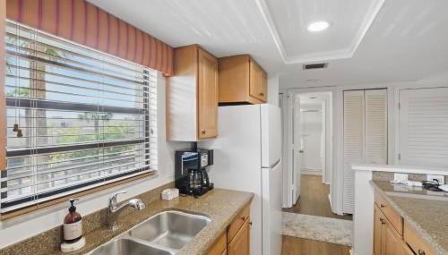 Deluxe Condo with Lake Views - Foto 4