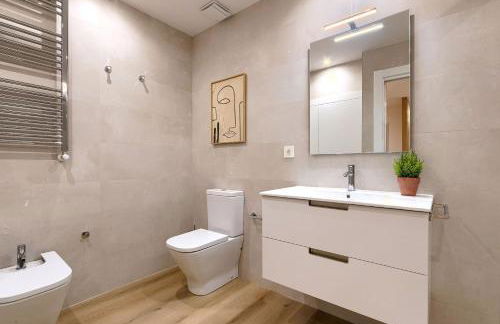 Estilo y Comodidad junto al Hospital y Central Bus - Foto 9