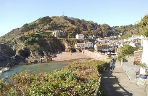 Tucked Away - Photo 12