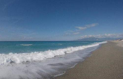 Pizzo Beach Club Luxury Apartment - Photo 9