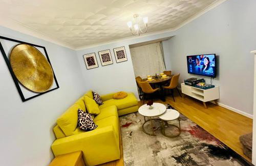 Pristine 2B Guest house near Luton Airport, L&D Hospital, Whipsnade Zoo & Leagrave Train Stn, Contractors - Foto 1