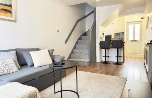 The Cozy Hideaway - 2 Bedroom apartment with garden in Orpington with free Parking - Photo 7