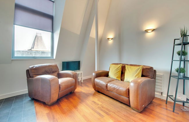 Crown Apartments By Week2Week - Photo 52