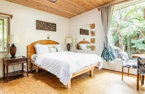 Pahoehoe- Hale Kumu La'au at Volcano - Photo 4