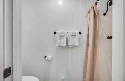 Mount Lena Room 4 at Mount Walker Inn - Foto 18