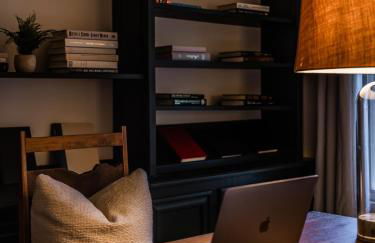 @ Marbella Lane - Vibrant & Chic Designer Home - Photo 55