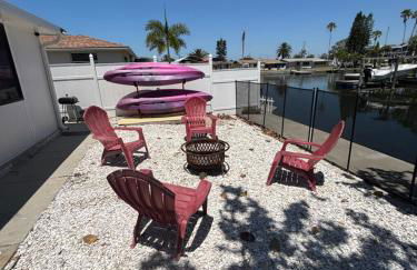 Gorgeous Seaside Seashell Cottage! - Photo 7