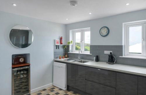 Peaceful Home Sea Views Private Parking - Foto 13