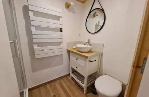 Refuge Insolite avec balnéo privative en forêt - Foto 13