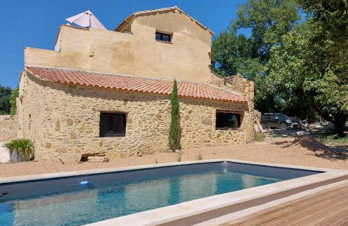 Renovated Bastide Among Vineyards Near Uzès - Foto 1