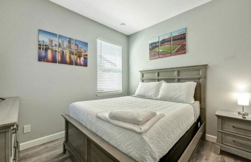 Chic Retreat-Stunning Design Cozy Fire Pit Escape! - Foto 22