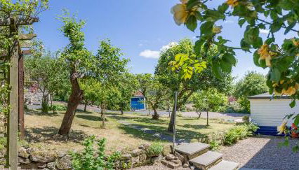 Little Heatherlea - Photo 4, Garden view