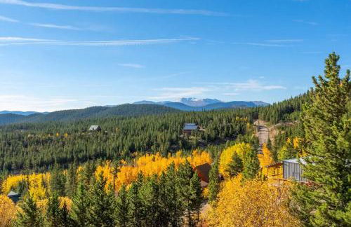 Family Mountain Getaway w Hot Tub and Amazing Views! Close to Hiking & Skiing - Foto 42