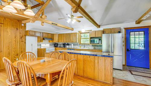 Historic Clark Cabin with Deck and Fishing Pond Access - Foto 3