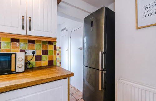 Stylish 4 Bedroom Home in Port Sunlight with 7 Beds Perfect for Business Bookings and Groups - Foto 44