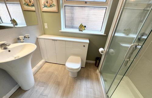 3 Bed with parking, ideal for families - Photo 13