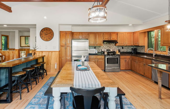 Summit Shores by Avantstay Hot Tub Firepit Game Room - Foto 12