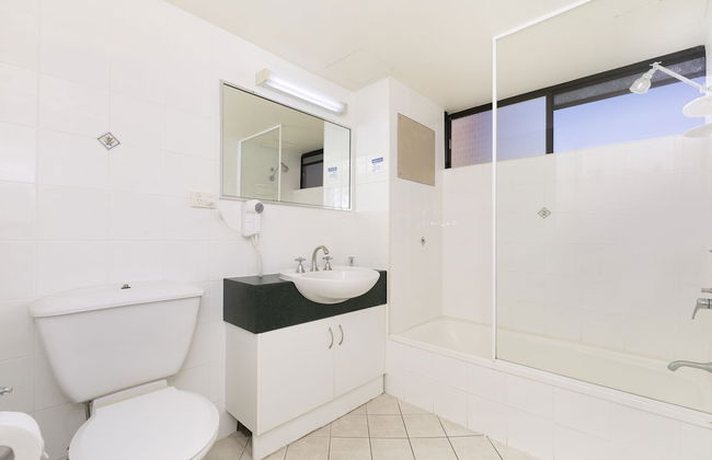 The Astor Apartments - Photo 42