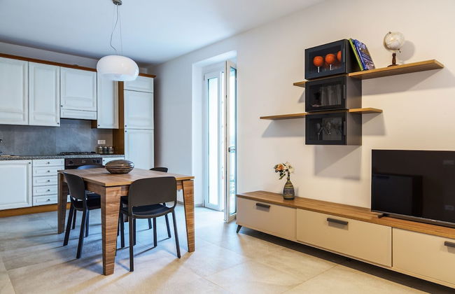 2-bed Apt With Stunning Lake Como Views & Terrace - Foto 15