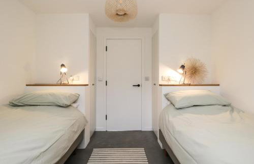 High Cogges Farm Holiday Cottages - The Cart Shed - Photo 11