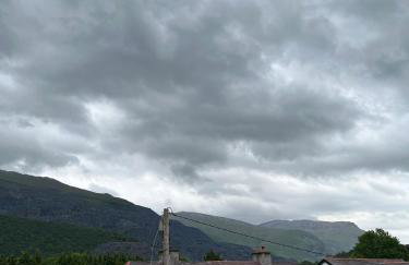 4-6 Guests in centre location with stunning views - Photo 34