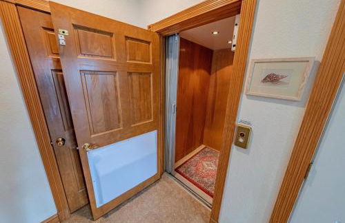 Frolic Inn OBX - Semi Soundfront Retreat, Pool, Hot Tub, Boat Ramp, Elevator, Media & Game Room - Foto 22