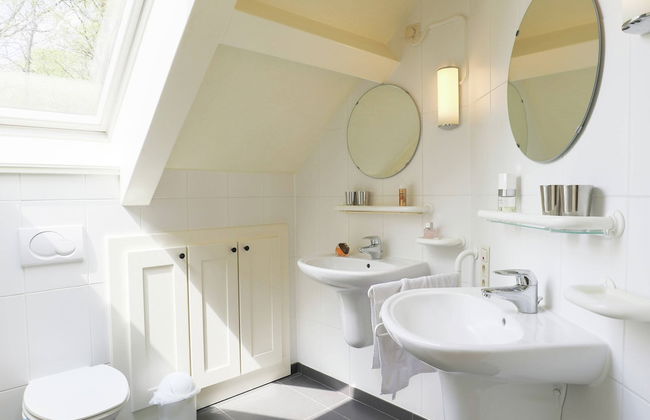 Rendeux Villa With Garden - Photo 24