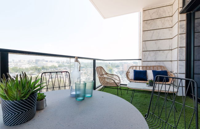 Artsy Modern Bright Apt in Bat Yam - Foto 20