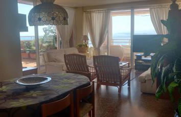 Espectacular terraza y vistas en 1a línea de playa - Foto 19