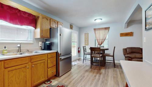 Charming Dog Friendly Home Sleeps 6 Deck Grill - Foto 2