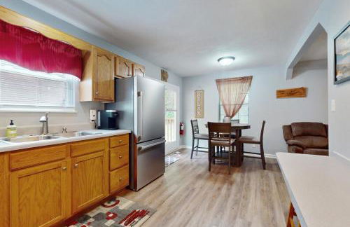 Charming Dog Friendly Home Sleeps 6 Deck Grill - Foto 2