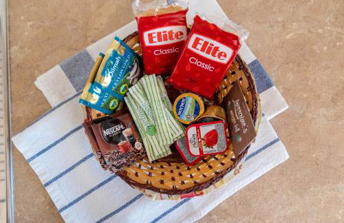 Lorraine's Cottage Style Studios, shared swimming pool and bbq only for guests at Simotata village - Photo 73