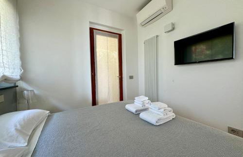 Modern and Elegant apartment with a spacious sea view terrace overlooking Palmaria Island Bright designer interiors Fully equipped Up to 6 guests Private parking Aircon All the comforts for a perfect stay - Foto 24