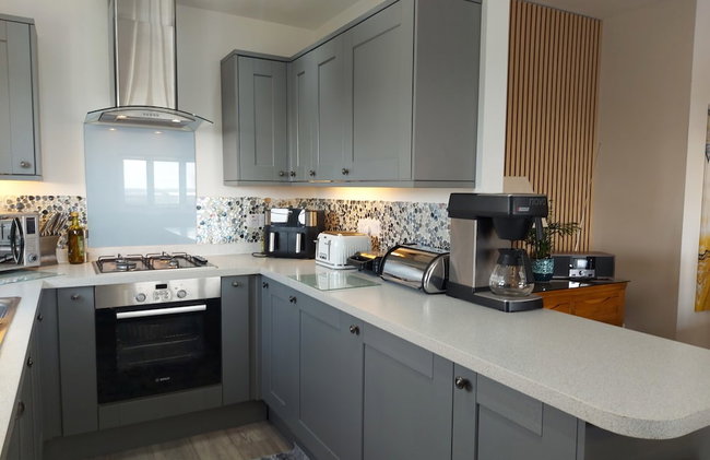 Meadow View Apartments are 2 and 3 bedroomed with private parking - Foto 97